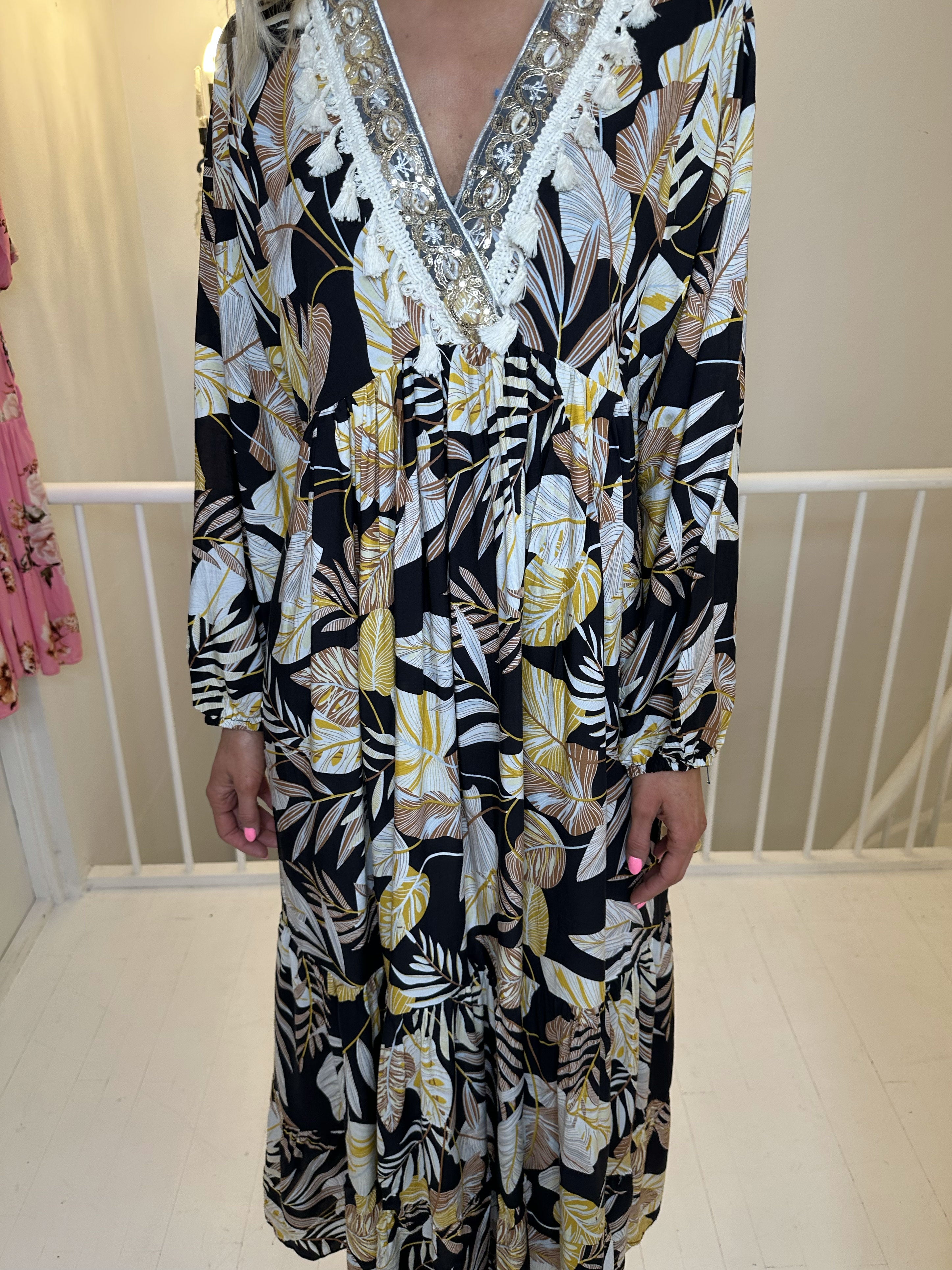 Adelaida Leaf - Tunikakjole med musling og frynse detaljer